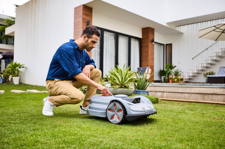How Robot Grass Mowers Keep Your Lawn Healthy and Green In The End of 2024