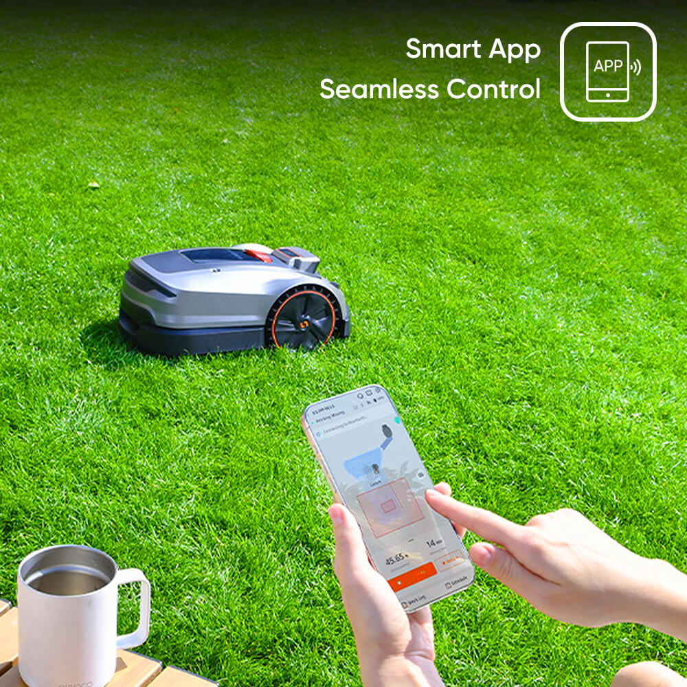 Grass robot mower ensuring a neat finish